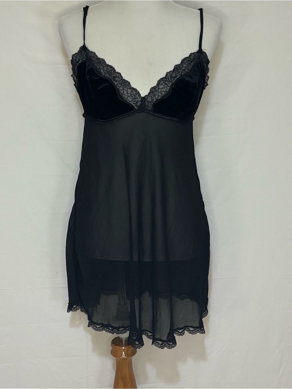 Gilligan & O'Malley Black Sheer Lace-Trim Slip
